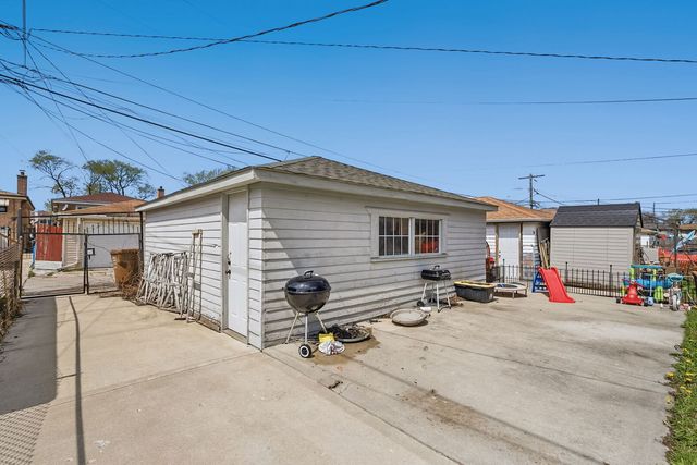 5322 S 72nd Court, Summit, IL 60501