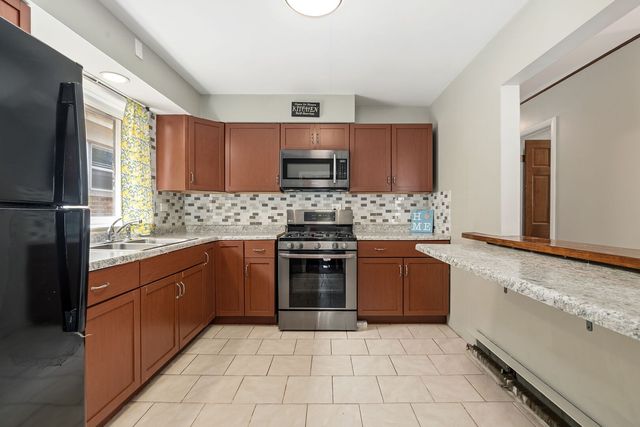 5322 S 72nd Court, Summit, IL 60501