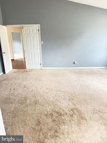 28 MANCHESTER RD, Mount Holly, NJ 08060