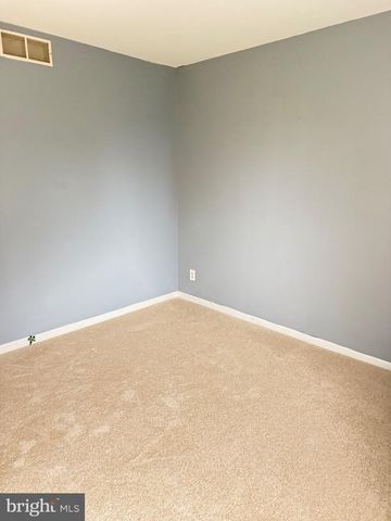 28 MANCHESTER RD, Mount Holly, NJ 08060