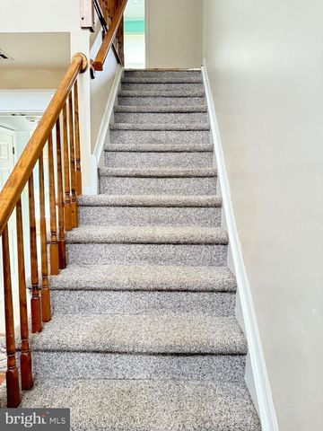 28 MANCHESTER RD, Mount Holly, NJ 08060