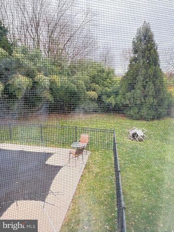 28 MANCHESTER RD, Mount Holly, NJ 08060