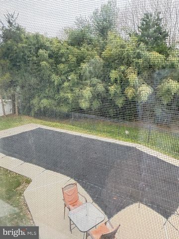 28 MANCHESTER RD, Mount Holly, NJ 08060