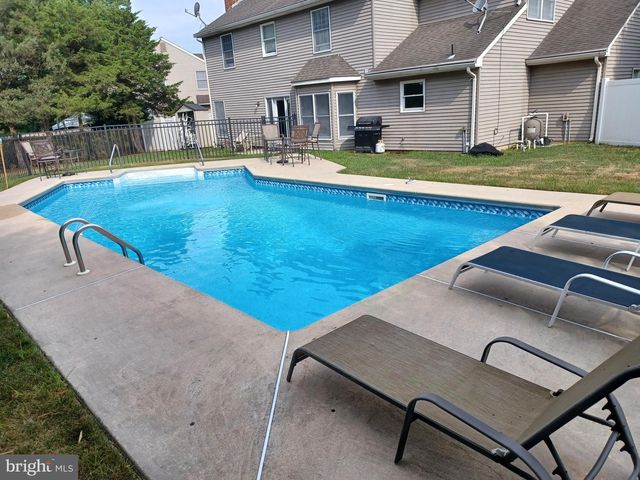 28 MANCHESTER RD, Mount Holly, NJ 08060