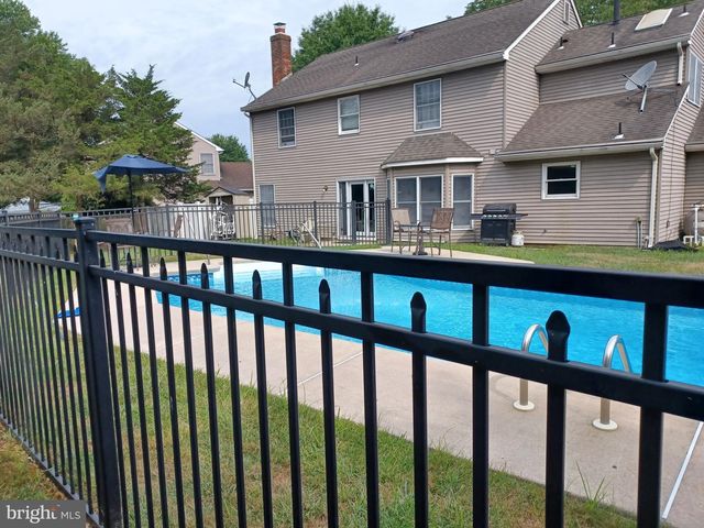 28 MANCHESTER RD, Mount Holly, NJ 08060