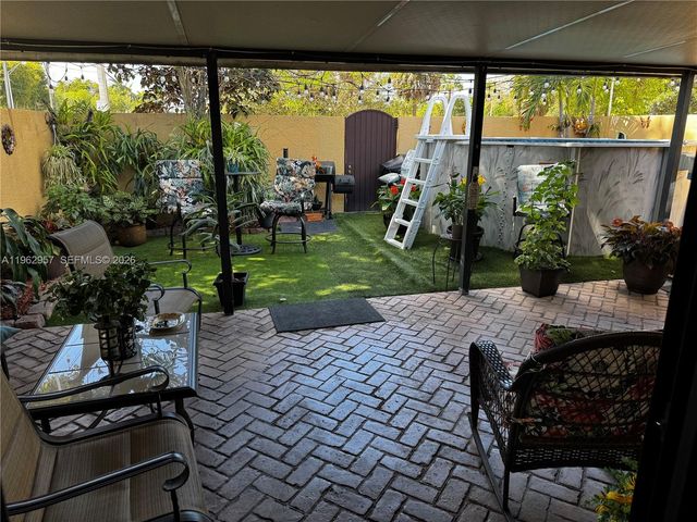 8720 SW 148th Pl, Miami, FL 33193