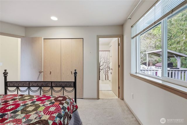 21028 Virginia Avenue NE, Kingston, WA 98346