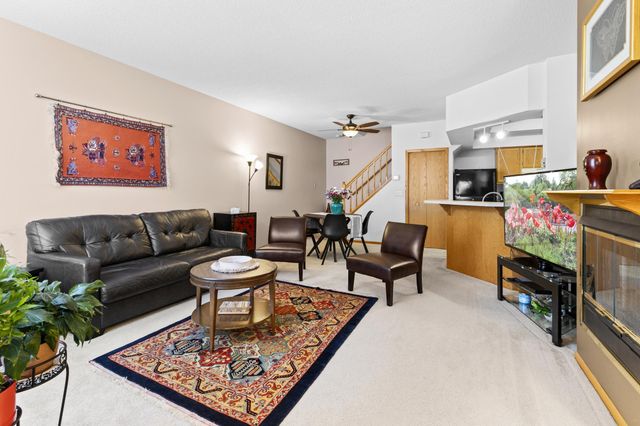 526 Lovell Avenue 6, Roseville, MN 55113