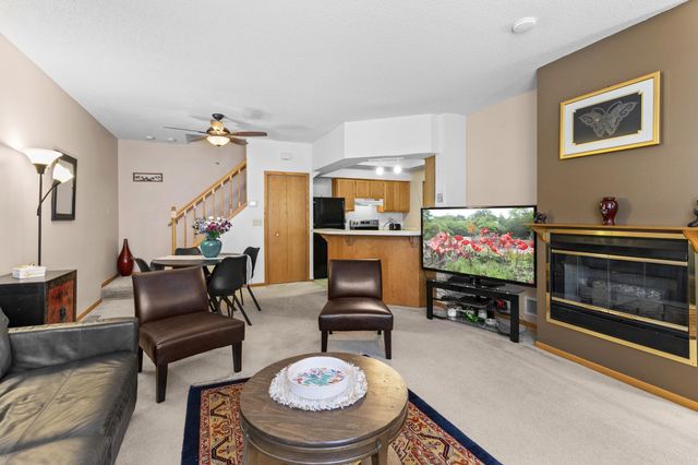 526 Lovell Avenue 6, Roseville, MN 55113