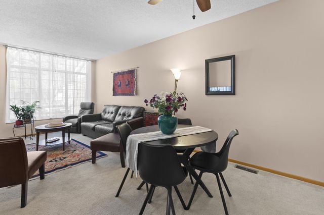 526 Lovell Avenue 6, Roseville, MN 55113