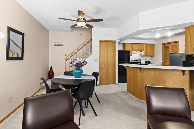 526 Lovell Avenue 6, Roseville, MN 55113