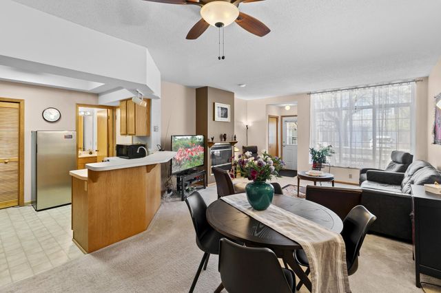 526 Lovell Avenue 6, Roseville, MN 55113