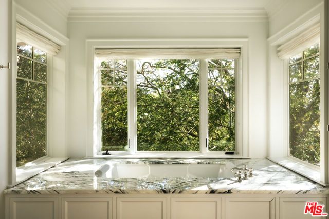 13167 Boca De Canon Lane, Los Angeles, CA 90049