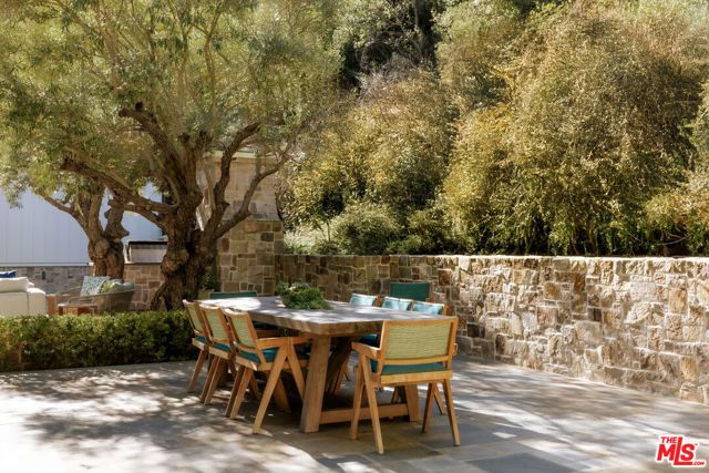 13167 Boca De Canon Lane, Los Angeles, CA 90049