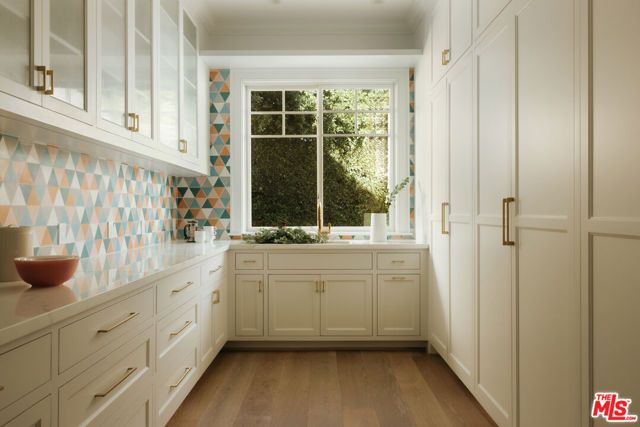 13167 Boca De Canon Lane, Los Angeles, CA 90049