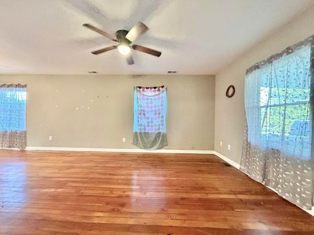 200 Clements Avenue, Somerset, KY 42503