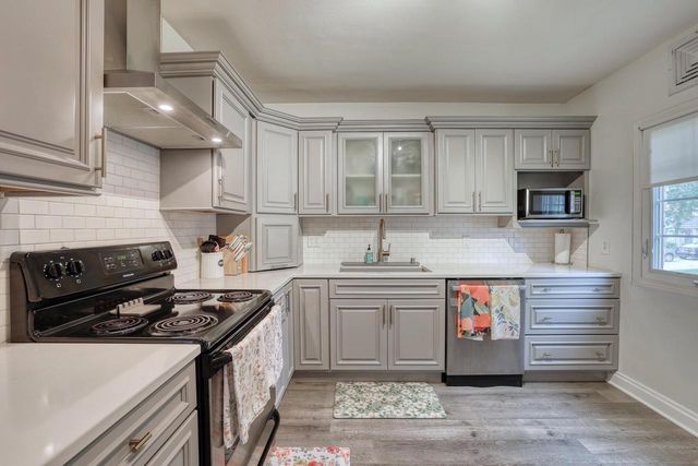 5518 110th STREET, Hales Corners, WI 53130