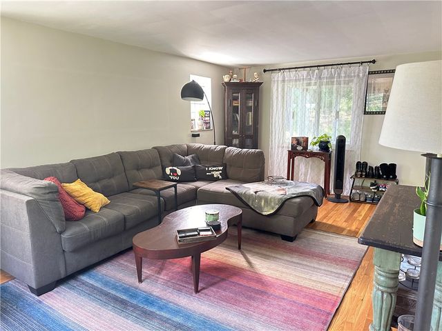 453 Greenlee Rd, Brentwood, PA 15227