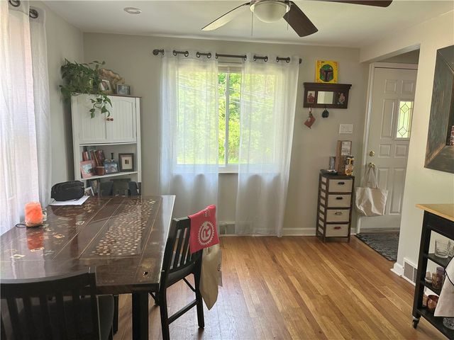 453 Greenlee Rd, Brentwood, PA 15227