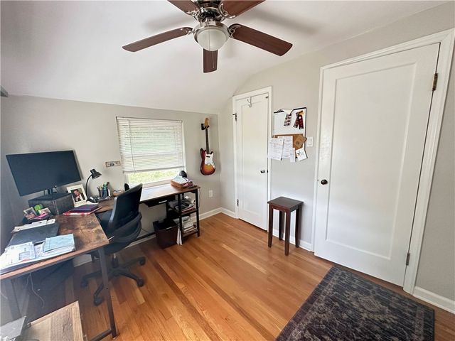 453 Greenlee Rd, Brentwood, PA 15227