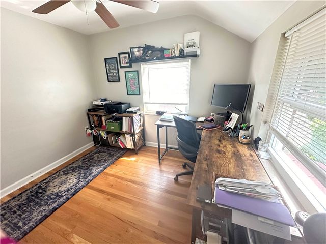 453 Greenlee Rd, Brentwood, PA 15227