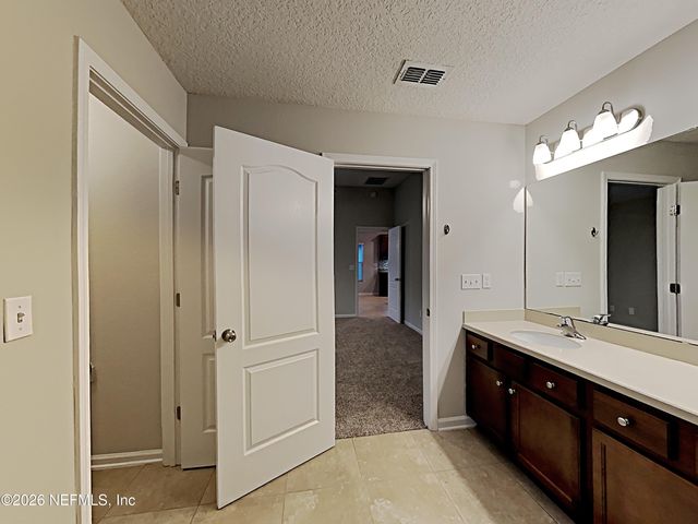 13471 DEVAN LEE Drive E, Jacksonville, FL 32226