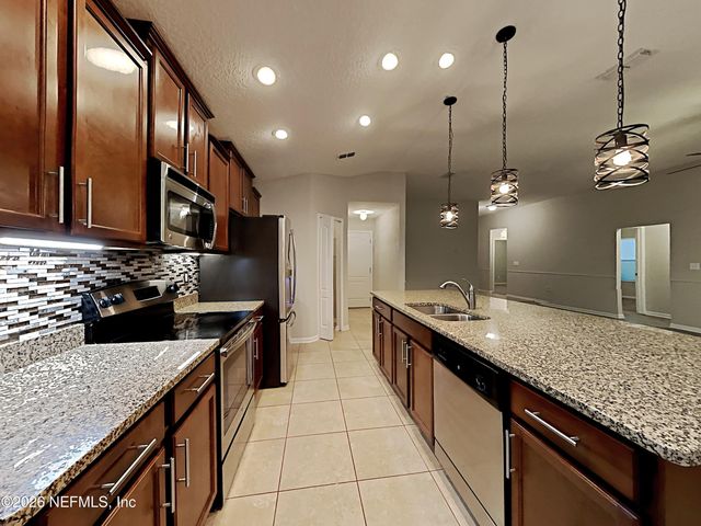 13471 DEVAN LEE Drive E, Jacksonville, FL 32226