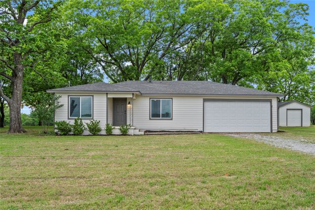 341 Reast Road, Whitesboro, TX 76273