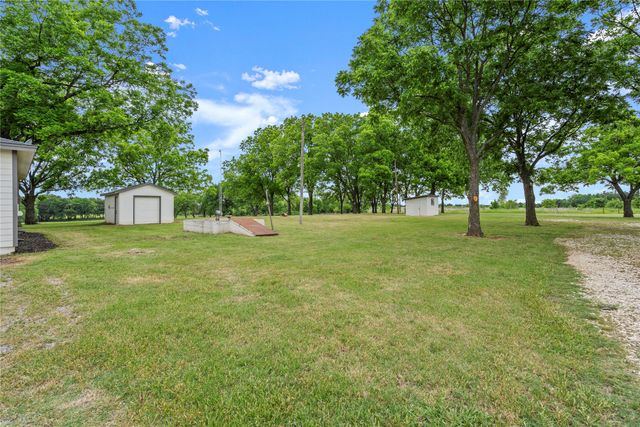 341 Reast Road, Whitesboro, TX 76273