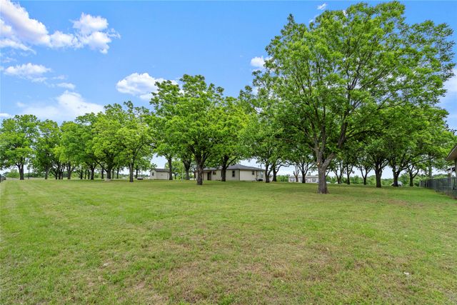 341 Reast Road, Whitesboro, TX 76273