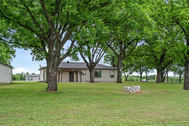 341 Reast Road, Whitesboro, TX 76273