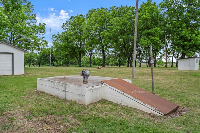 341 Reast Road, Whitesboro, TX 76273
