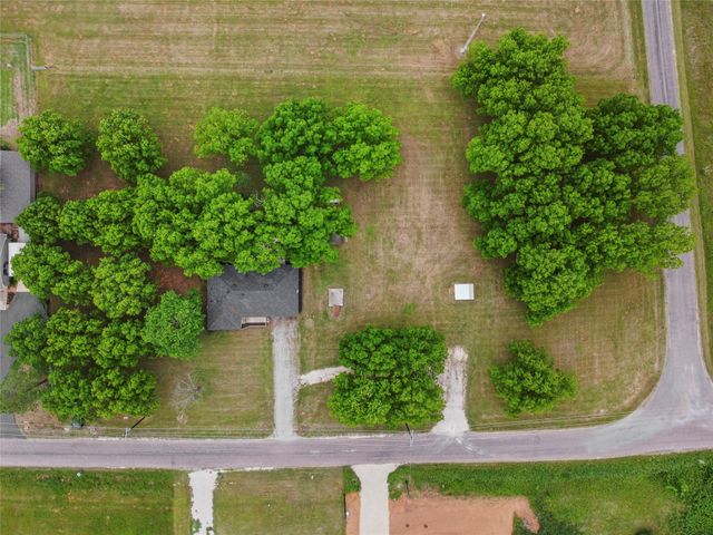 341 Reast Road, Whitesboro, TX 76273