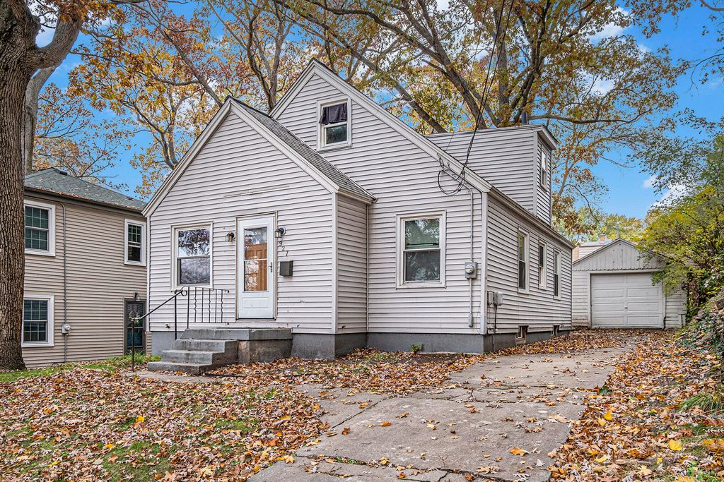 927 Merrifield Street SE, Grand Rapids, MI 49507