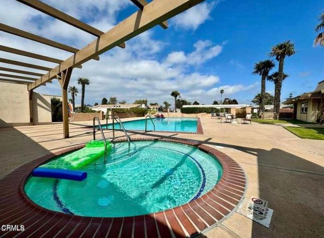 320 Columbia Place 46, Oxnard, CA 93033