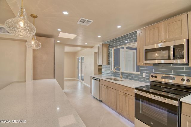 6625 E Paseo San Ciro, Tucson, AZ 85710