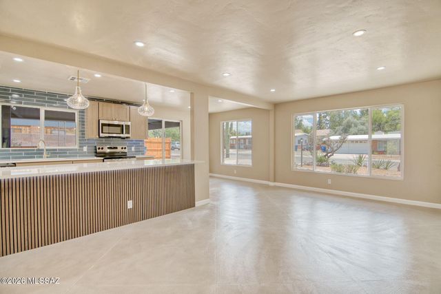 6625 E Paseo San Ciro, Tucson, AZ 85710