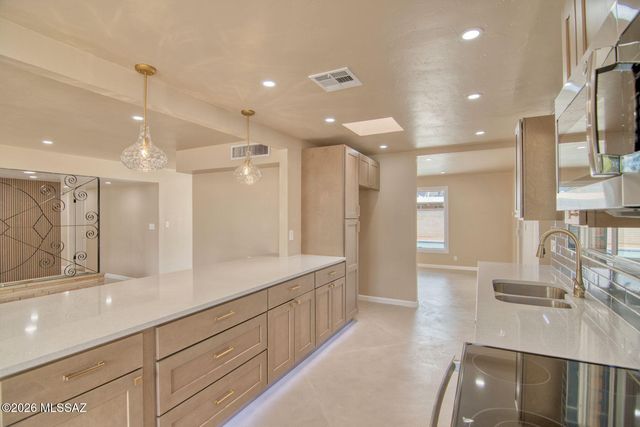 6625 E Paseo San Ciro, Tucson, AZ 85710