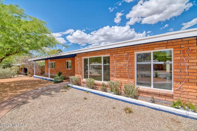 6625 E Paseo San Ciro, Tucson, AZ 85710