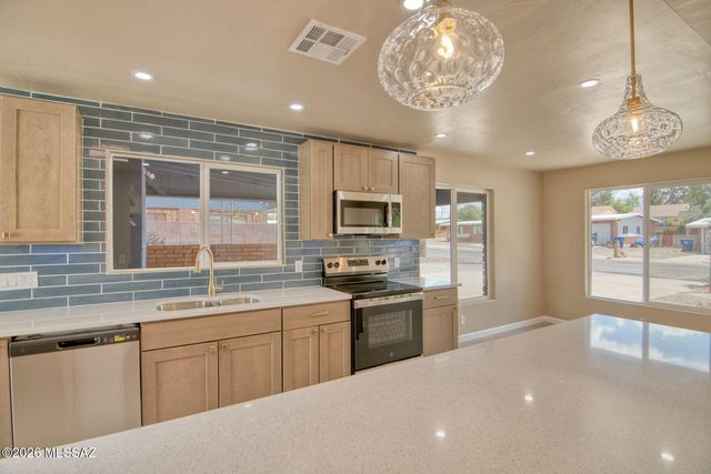 6625 E Paseo San Ciro, Tucson, AZ 85710