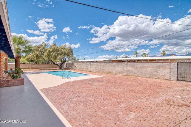 6625 E Paseo San Ciro, Tucson, AZ 85710