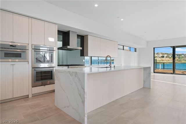 66 Lakefront Drive, Henderson, NV 89011