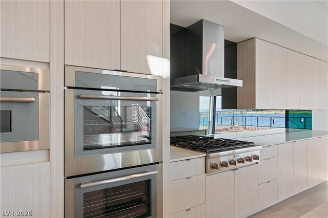 66 Lakefront Drive, Henderson, NV 89011