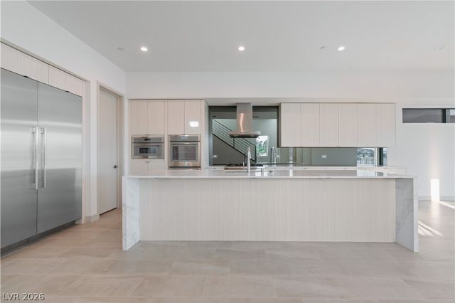 66 Lakefront Drive, Henderson, NV 89011