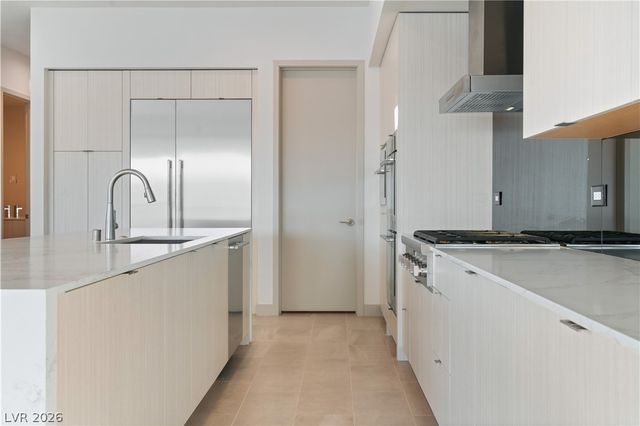 66 Lakefront Drive, Henderson, NV 89011