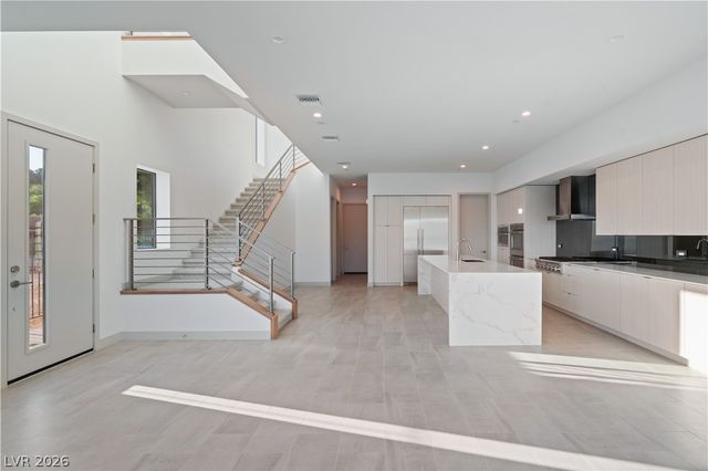 66 Lakefront Drive, Henderson, NV 89011