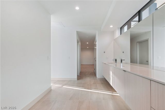 66 Lakefront Drive, Henderson, NV 89011