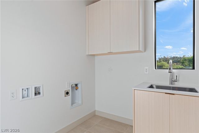 66 Lakefront Drive, Henderson, NV 89011