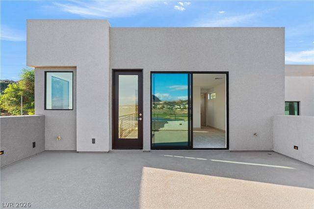 66 Lakefront Drive, Henderson, NV 89011