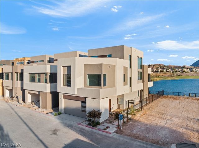 66 Lakefront Drive, Henderson, NV 89011